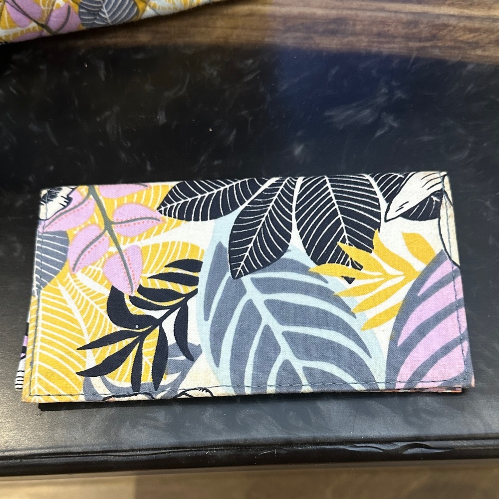 Vera Bradley, Palm Floral, Vibrant Quilted Floral Accessory Set - Picture 12 of 16